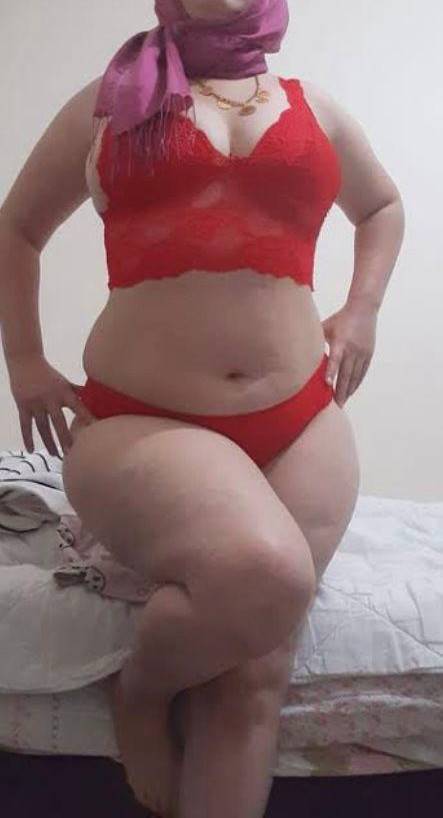 Türbanlı Escort Bayan Demet İle Çekici Anlar